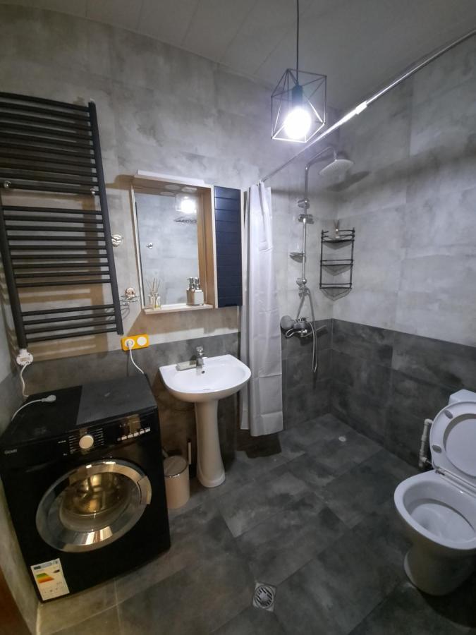 Futuristic 1 Bedroom Apartment Next To Vake Park Tbilisi ภายนอก รูปภาพ